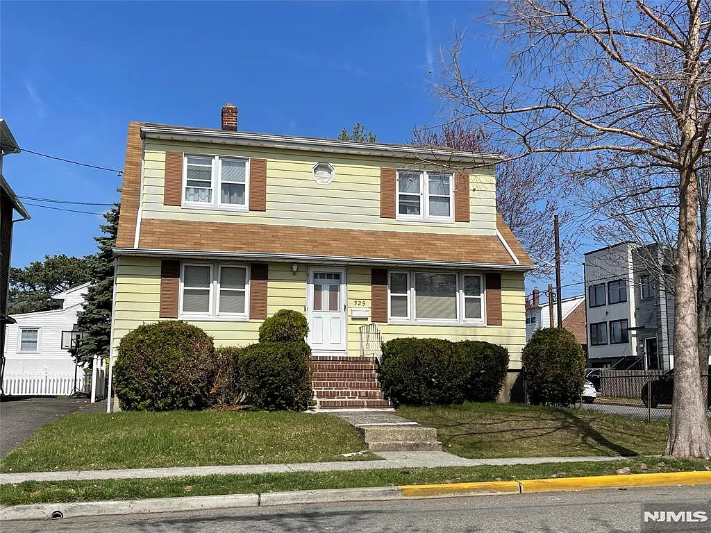 529 Fern Ave photo 1