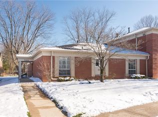 7323 Lions Head Dr, Indianapolis, IN 46260