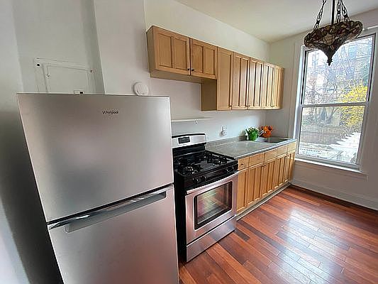 4th image of 222 Degraw St APT 3