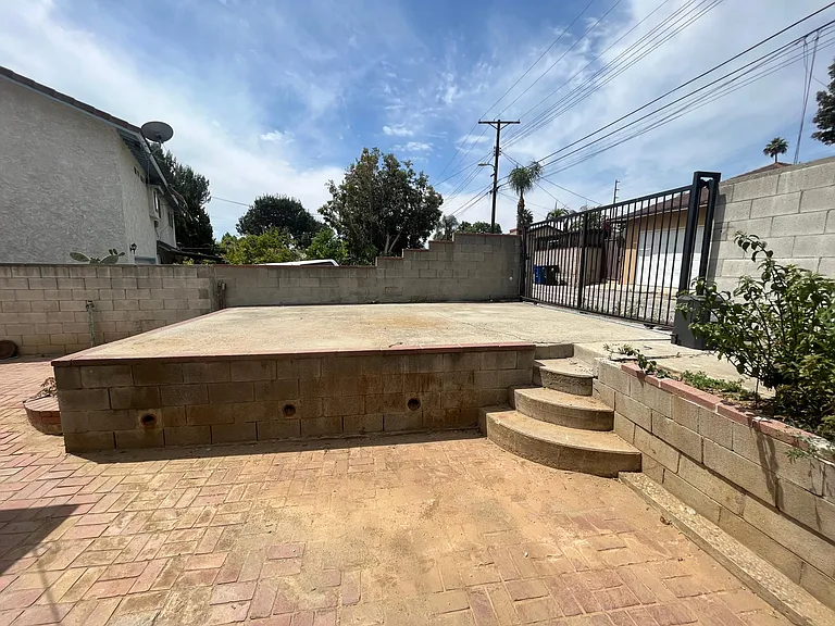9739 Danube Ave — Photo 6