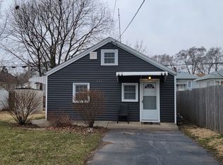 551 Gates St, Aurora, IL 60505