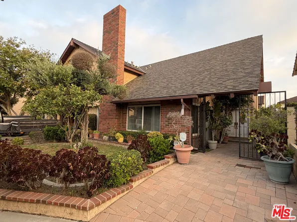 5437 Vista Fortuna, Cypress, CA 90630