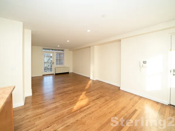 28-21 Astoria Boulevard image 5 of 15