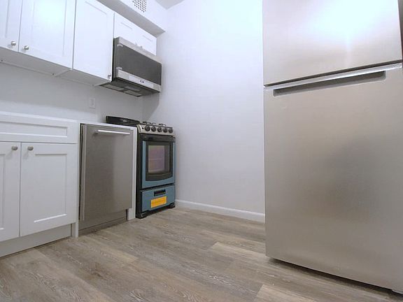 5th image of 146 W 73rd St APT A