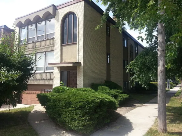 4832 Old Orchard Rd #2, Skokie, IL 60077