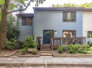 2052 Golf Course Dr, Reston, VA 20191