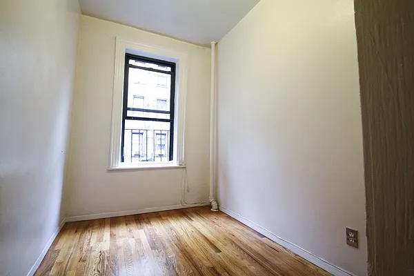 Rented by Bond New York | media 5