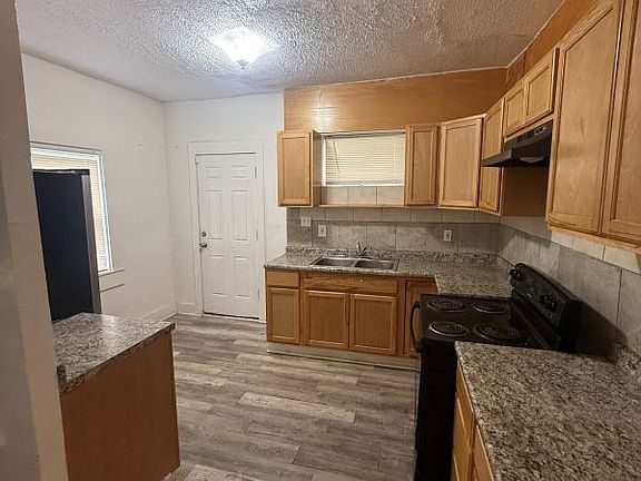 2nd image of 9904 North Blvd