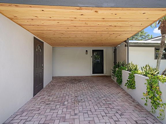 5th image of 1300 SW 9th Avenue