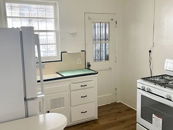 4th image of 1732 5th Ave APT 4