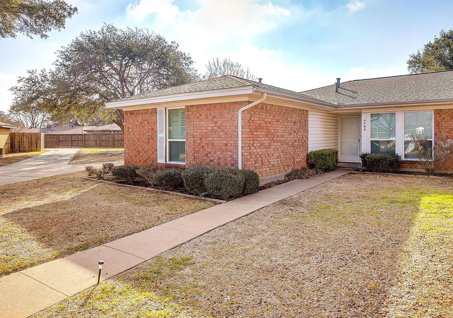 Nice One Side of Duplex on Cul De Sac on Altamesa Blvd- Fort Worth- 3 Bed, 2 Bath Home- 76133 — Photo 1
