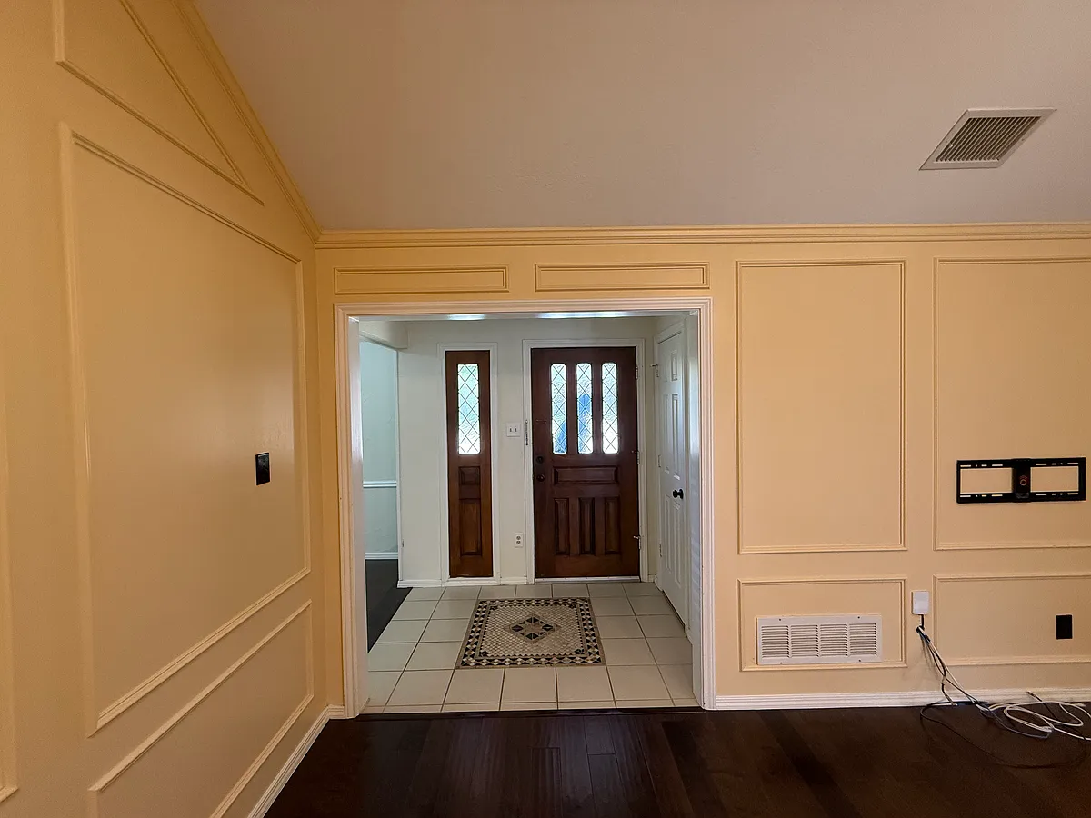 Building Photo - 9010 Laredo Dr