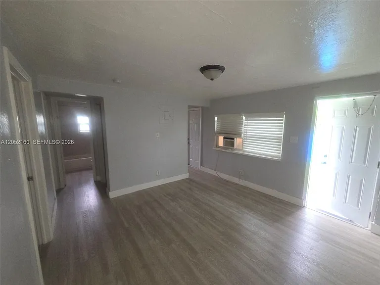 4017 SW 24th St #4 — Photo 1