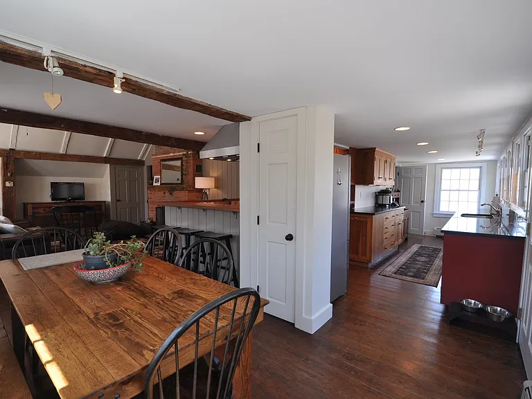 7190 Main St — Photo 17