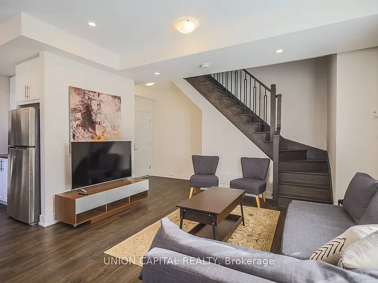 7 Phelps Ln #6 — Photo 5