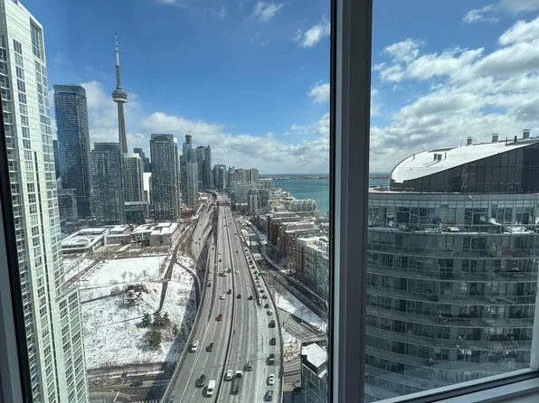 17 Bathurst St, Toronto, ON