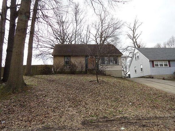 2nd image of 2604 Thomas Ave