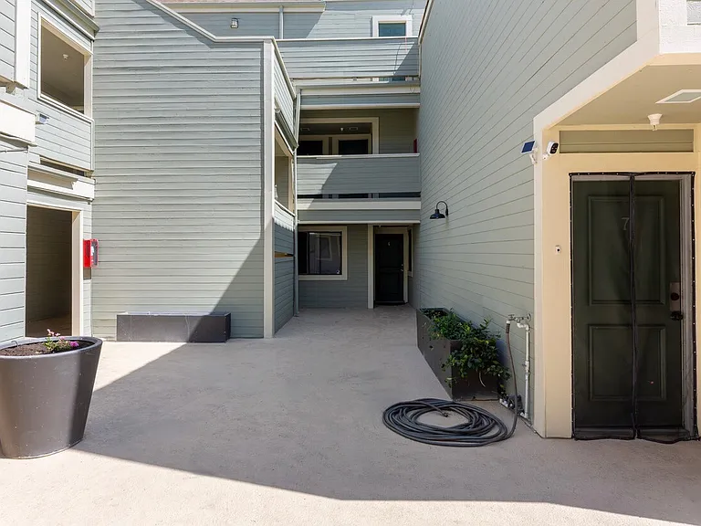 313 E Pine St #9 — Photo 29