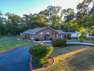 1698 Woodcrest Dr, Saint Anne, IL, 60964