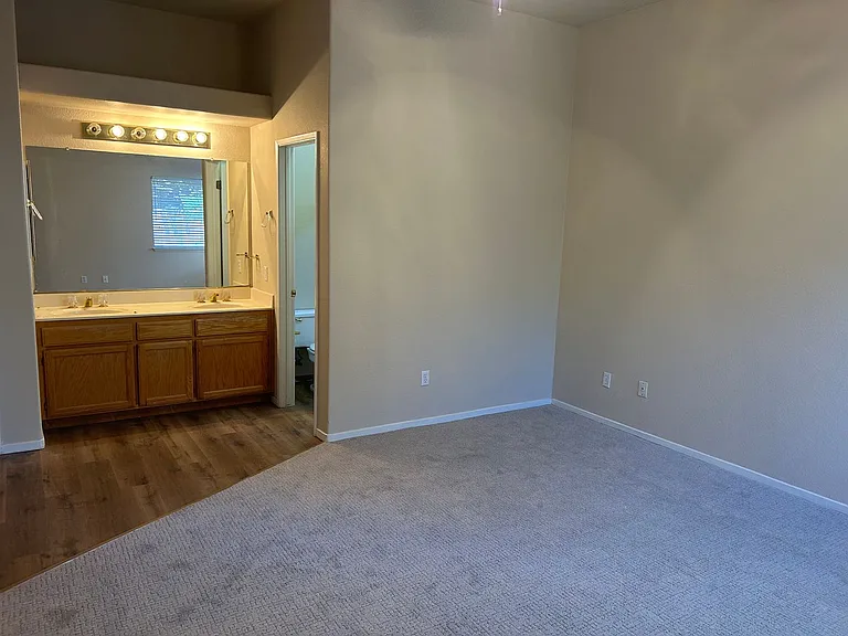 580 Creekwood Ct — Photo 16