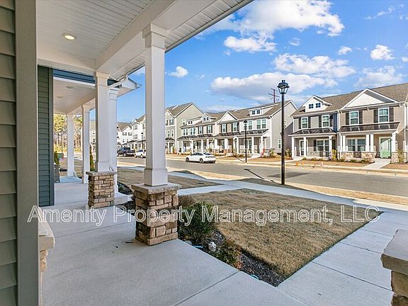 4th image of 1529 Stanford Ln
