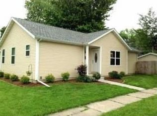 1535 W 7th St, Davenport, IA 52802