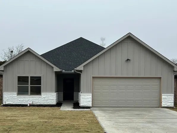 605 N College St, West, TX 76691