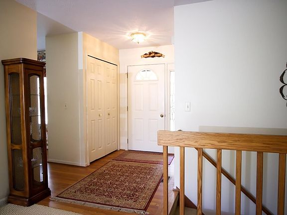 3rd image of 461 Glenway St