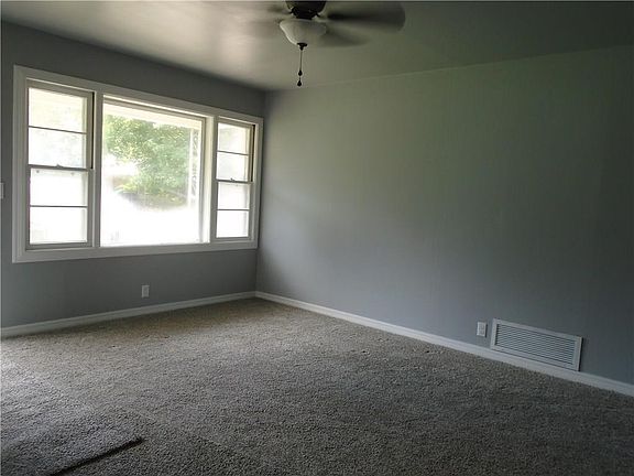 3rd image of 5937 NW 27th St