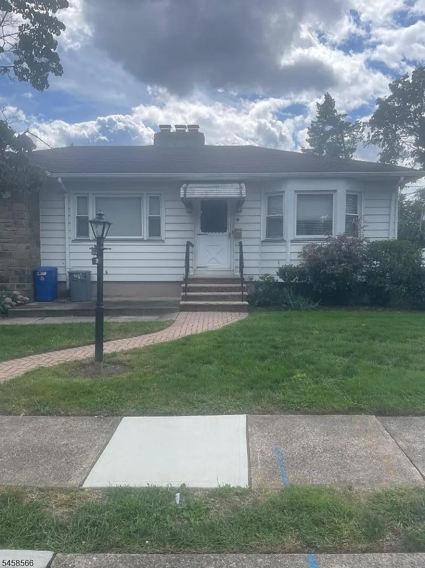 2 bed, 1.0 bath, $2,300 — Photo 1