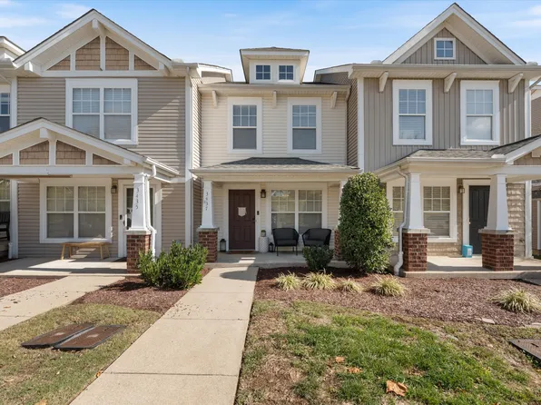 3437 Harpeth Springs Dr, Nashville, TN 37221