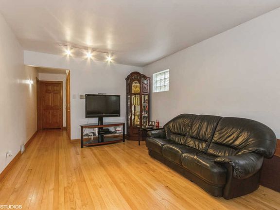 3rd image of 2304 Westover Ave