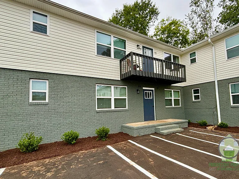 The Flats @ Old Buncombe — Photo 8