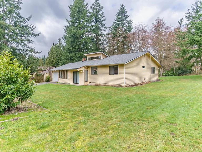 5721 143rd St SW — Photo 3
