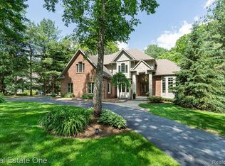 9388 Lake Ridge Dr, Clarkston, MI 48348