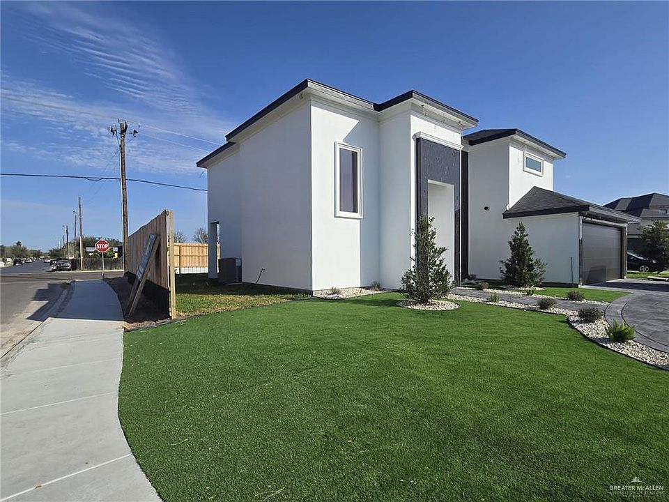 2nd image of 2606 Crisantema St