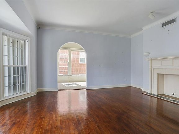 2nd image of 4134 Vincennes Pl