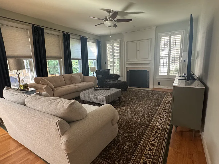 8065 Winstead Manor Ln — Photo 10