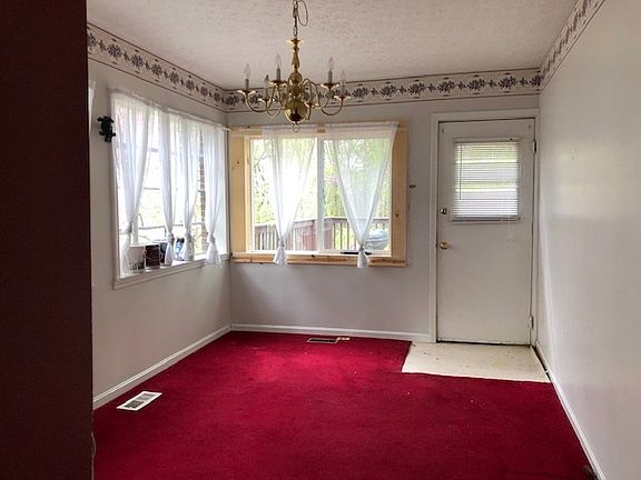 4th image of 906 E Broad St