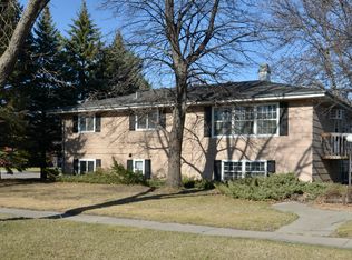 2502 Viking Cir S, Fargo, ND 58103