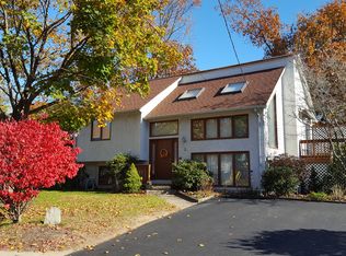 2 Robins Way, Warwick, RI 02888