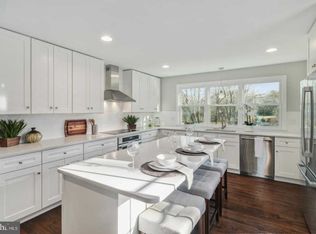 166 Ladderback Ln, Devon, PA 19333