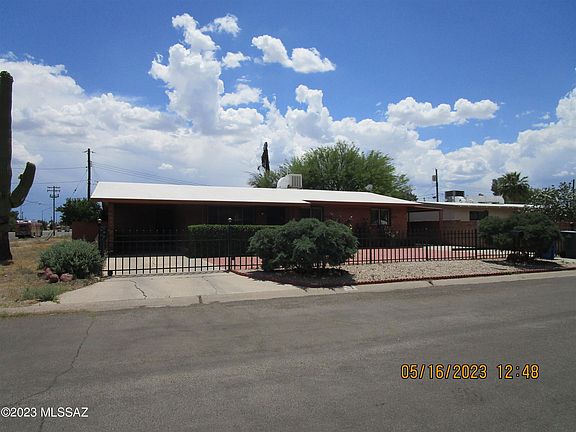2nd image of 3866 E Edison Pl