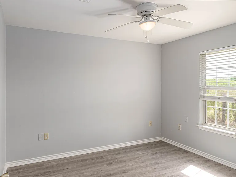 1227 Flying Ace Cir — Photo 11