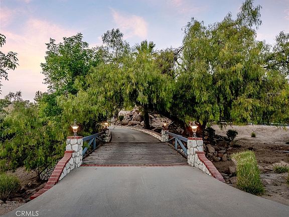 4th image of 1 Mustang Ln