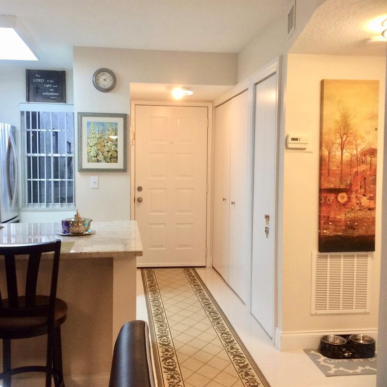 2220 N Cypress Bend Dr APT 104, photo 5