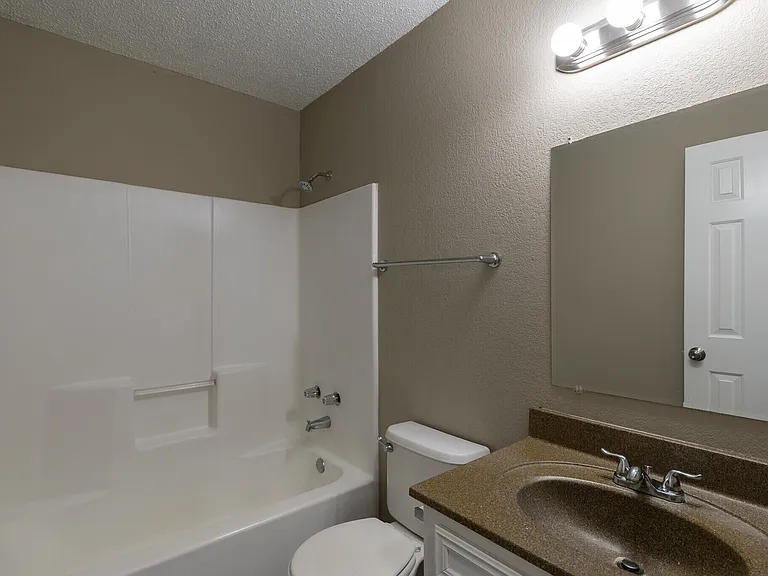 Dove Cove Apartments — Photo 16