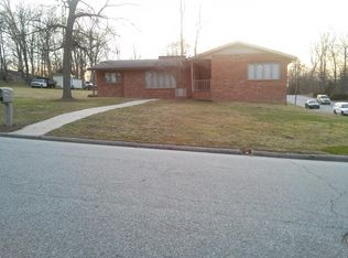 704 Memorial Park Dr, Thomasville, NC 27360