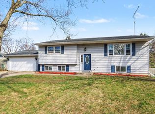 1409 Bacon Ave, Portage, MI
