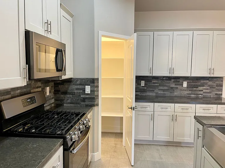3686 Richie Dr — Photo 12